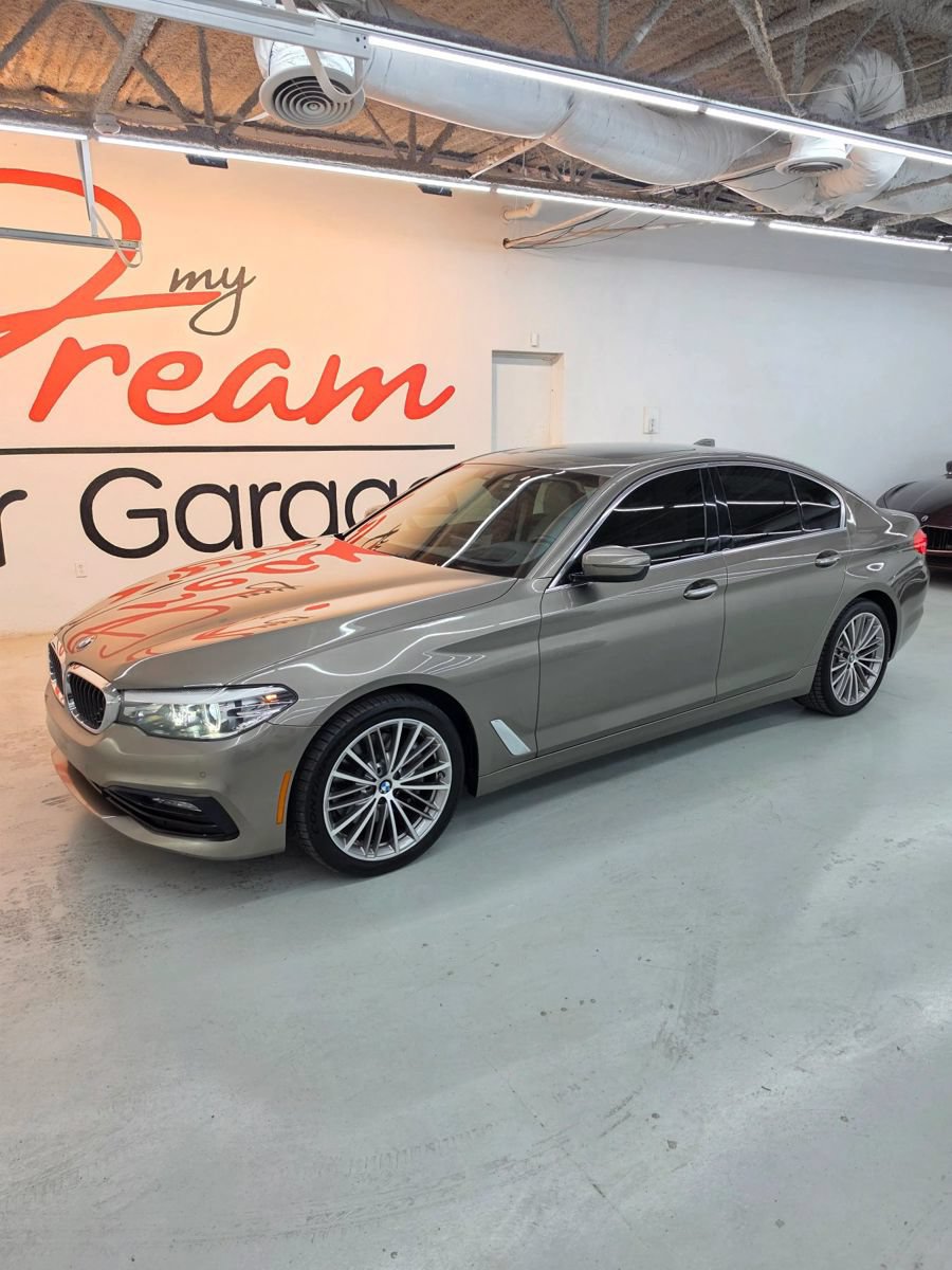 Used 2018 BMW 540i RWD image 2