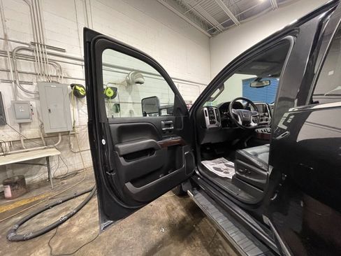 Used 2016 GMC Sierra 2500 SLT w/ Snow Plow Prep Package image 9