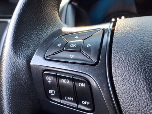 Used 2019 Ford Explorer XLT image 18