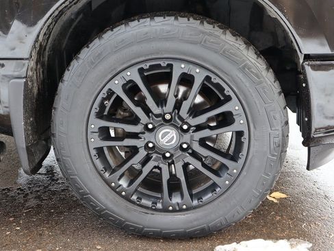 Used 2018 Nissan Titan SV w/ SV Convenience Package image 44