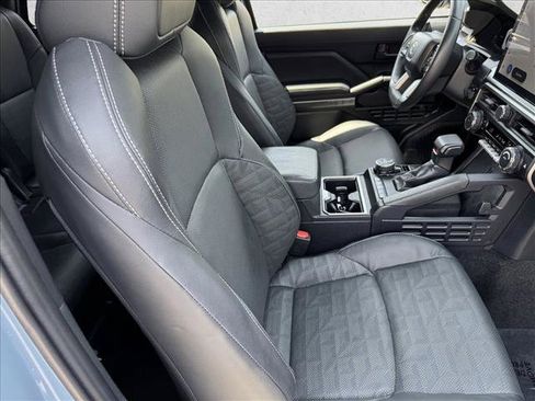 Certified 2025 Toyota 4Runner TRD Off-Road Premium w/ Tow Technology Package AWD/4WD image 19