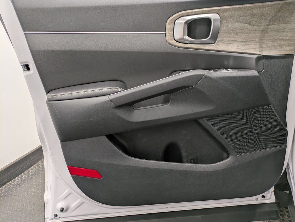 Certified 2023 Kia Sorento X-Line EX AWD/4WD image 8