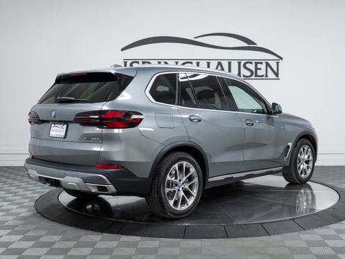 Used 2025 BMW X5 xDrive50e w/ Executive Package image 5