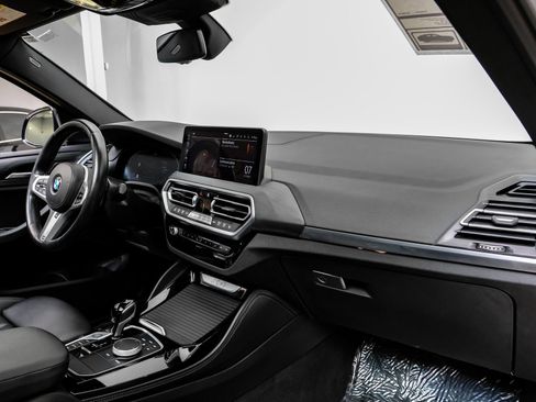 Used 2023 BMW X4 xDrive30i w/ M Sport Package image 17