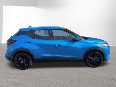 Used 2023 Nissan Kicks SV FWD image 4