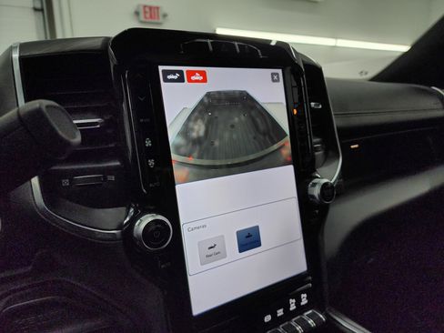 Used 2024 RAM 2500 Laramie w/ Sport Appearance Package image 18