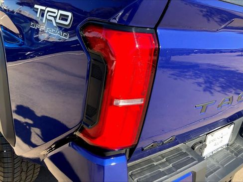 Used 2025 Toyota Tacoma TRD Off-Road image 27