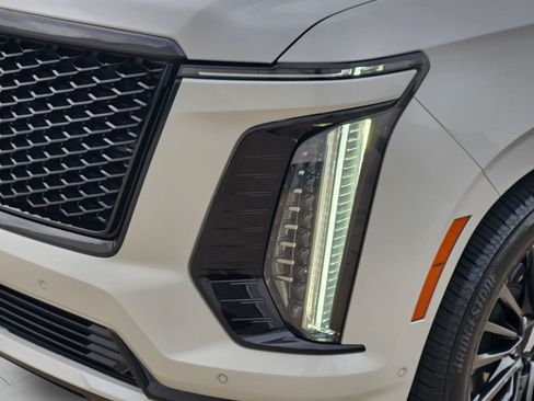 Used 2025 Cadillac Escalade Sport Platinum AWD/4WD image 35