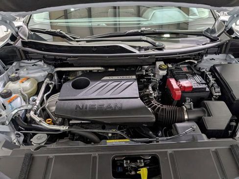 Used 2025 Nissan Rogue SV image 28