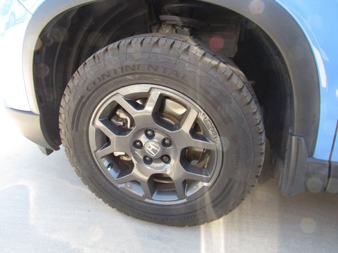 Used 2023 Honda Pilot TrailSport image 5