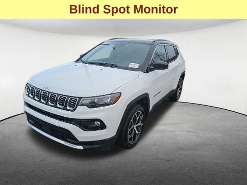 Used 2024 Jeep Compass Limited image 4