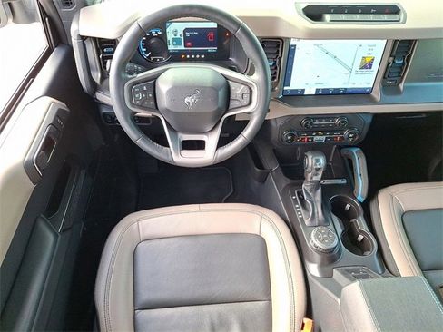 Used 2024 Ford Bronco Wildtrak image 11