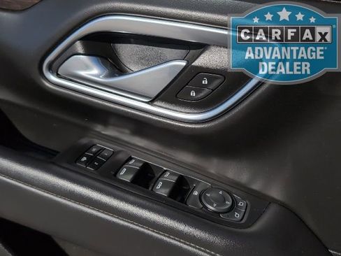 Used 2024 Chevrolet Suburban LT image 17