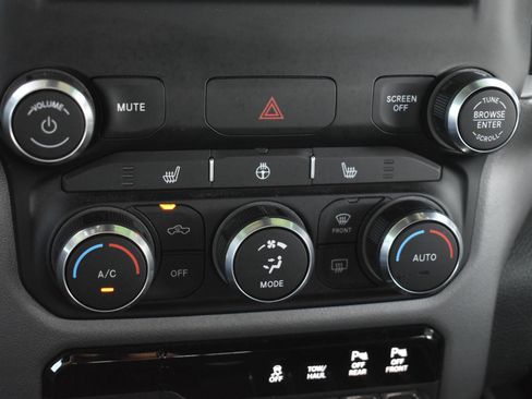 Used 2022 RAM 1500 Big Horn AWD/4WD image 29