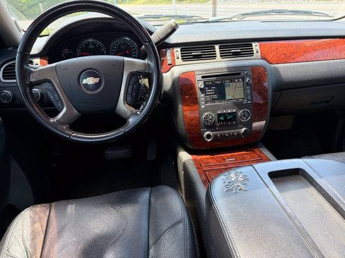 Used 2010 Chevrolet Tahoe LTZ AWD/4WD image 8