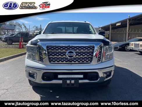 Used 2019 Nissan Titan SV w/ SV Convenience Package AWD/4WD image 2