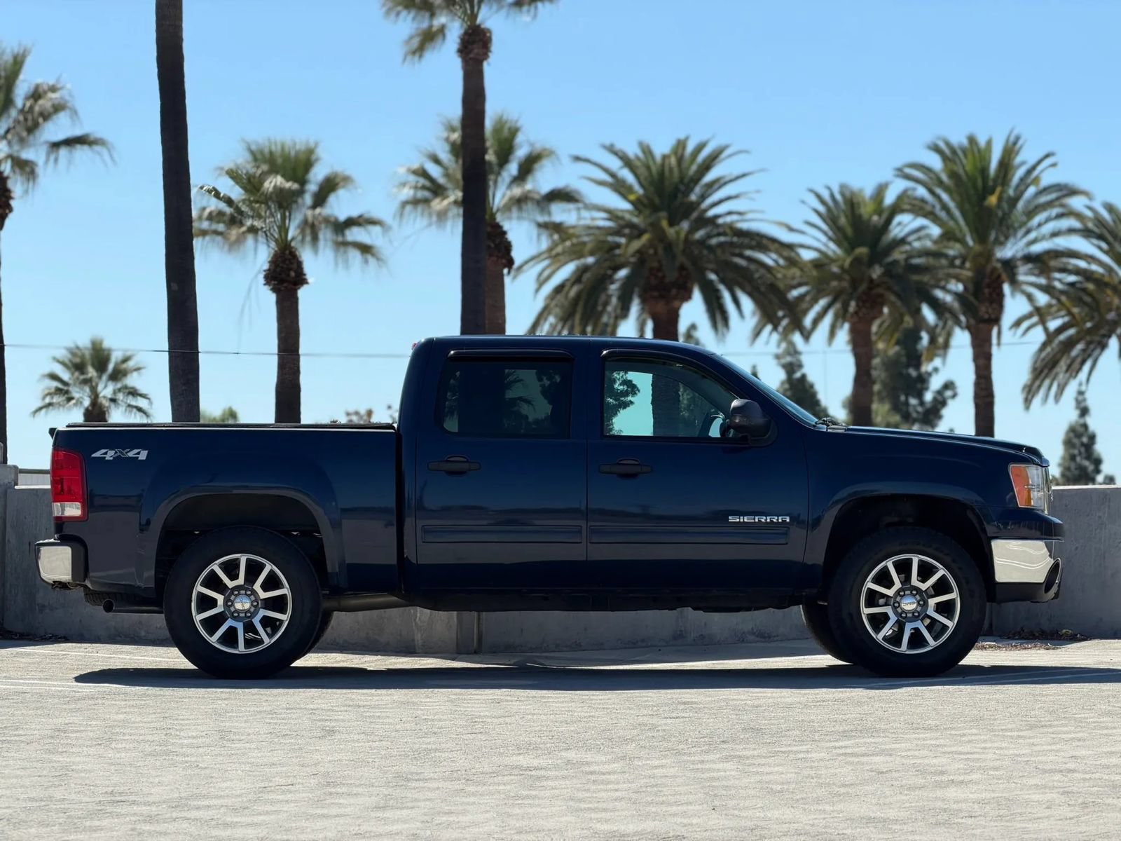 Used 2011 GMC Sierra 1500 SL AWD/4WD image 13