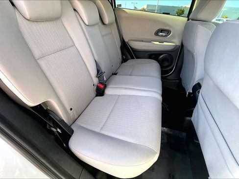 Used 2017 Honda HR-V LX image 19