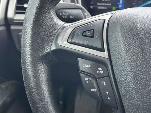 Used 2019 Ford Fusion SE image 26