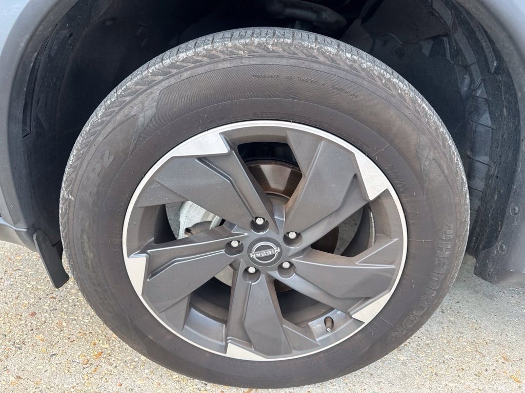 Used 2025 Nissan Rogue SV AWD/4WD image 31