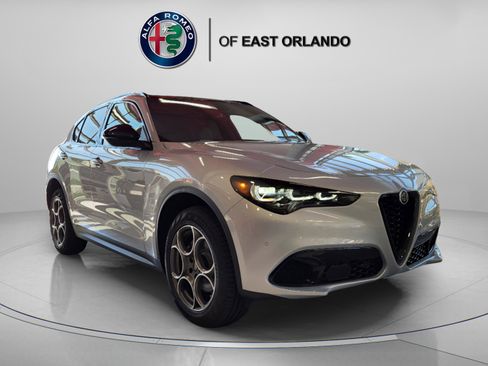 New 2025 Alfa Romeo Stelvio Sprint image 1
