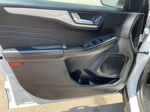 Used 2021 Ford Escape SE w/ SE Sport Appearance Package AWD/4WD image 10