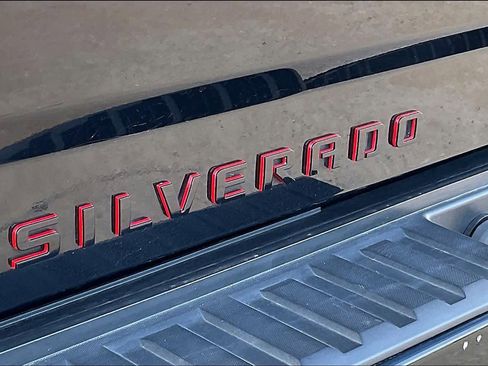 Used 2018 Chevrolet Silverado 1500 LT w/ Redline Edition image 11