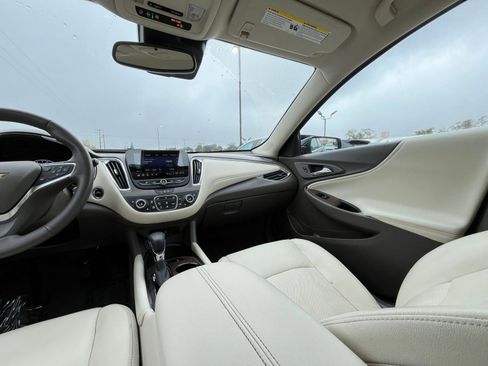 Used 2024 Chevrolet Malibu LT image 35