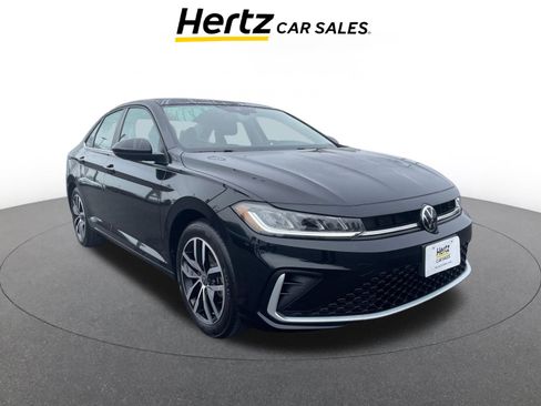 Used 2025 Volkswagen Jetta SE image 1