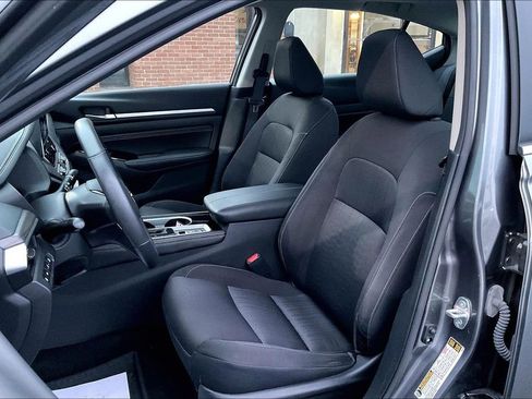 Used 2023 Nissan Altima 2.5 SV w/ SV Premium Package image 24