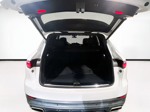 Used 2022 Porsche Cayenne image 21