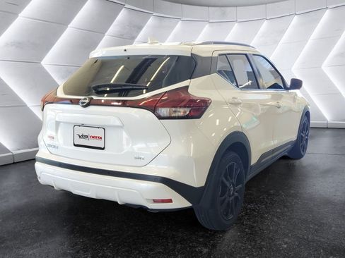 Used 2023 Nissan Kicks SR w/ SR Premium Package FWD image 4