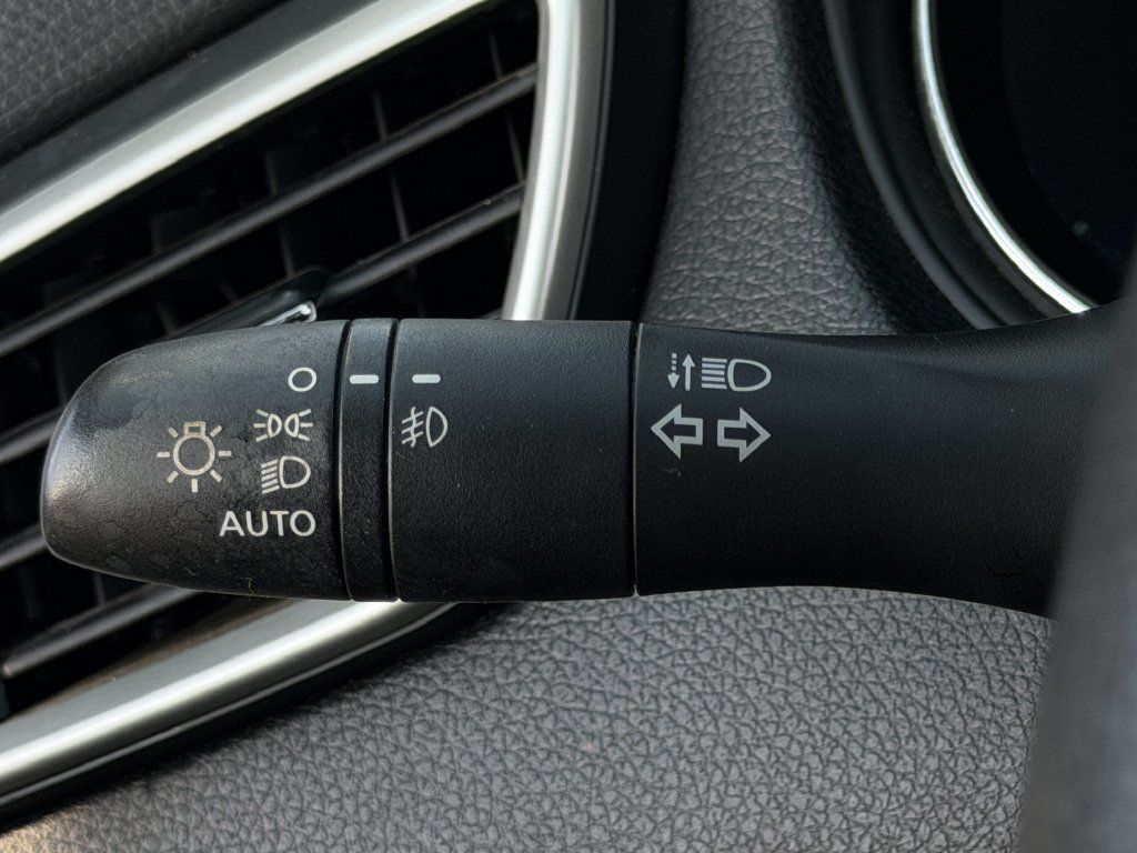 Used 2016 Nissan Rogue AWD image 21