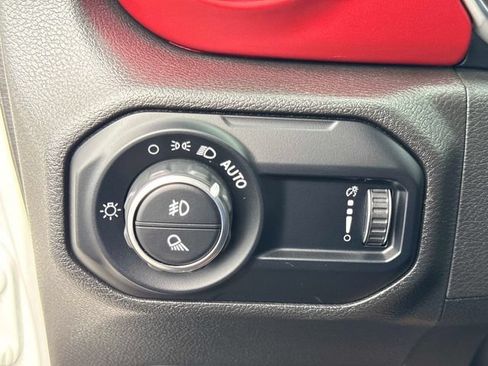 Used 2023 Jeep Gladiator Rubicon w/ LED Lighting Group AWD/4WD image 25