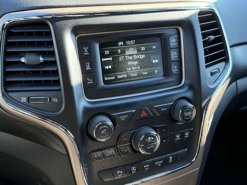 Used 2017 Jeep Grand Cherokee Laredo w/ Quick Order Package 23E image 21