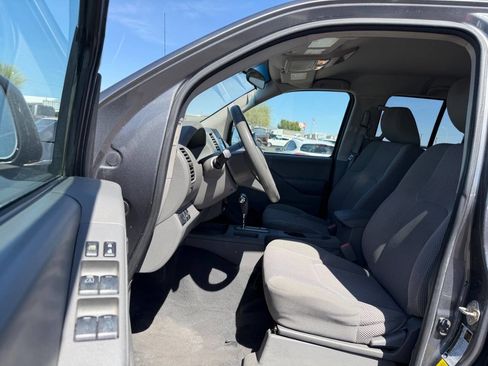 Used 2019 Nissan Frontier SV AWD/4WD image 16