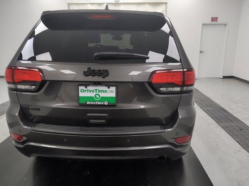 Used 2019 Jeep Grand Cherokee Altitude AWD/4WD image 7