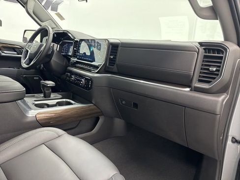 Used 2026 Chevrolet Silverado 1500 LT Trail Boss w/ LT Trail Boss Premium Package AWD/4WD image 35