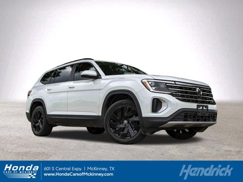 Used 2024 Volkswagen Atlas SE w/ Black Wheel Package image 1