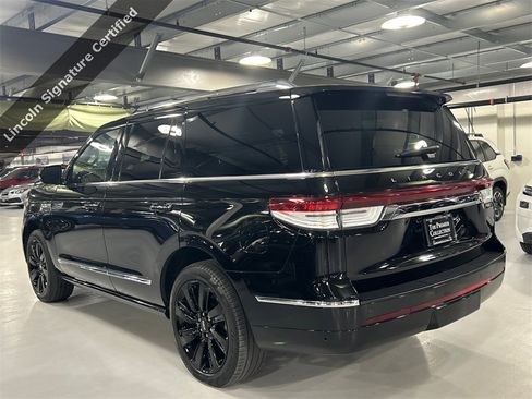 Certified 2022 Lincoln Navigator Reserve w/ Monochromatic Package image 4