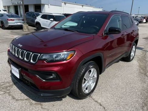 Used 2022 Jeep Compass Latitude AWD/4WD image 6