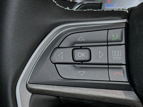 New 2025 Jeep Grand Cherokee L Limited w/ Luxury Tech Group II image 32