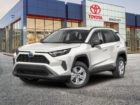 Used 2024 Toyota RAV4 SE w/ Convenience Package AWD/4WD image 2