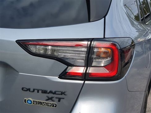 Certified 2021 Subaru Outback Onyx Edition XT w/ Popular Package #2 image 8