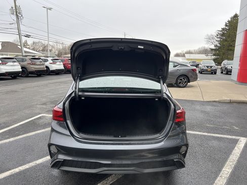 Used 2022 Kia Forte LXS image 9