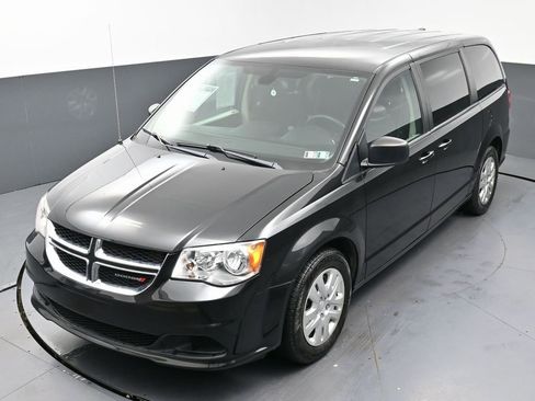 Used 2018 Dodge Grand Caravan SE w/ UConnect Hands-Free Group image 39