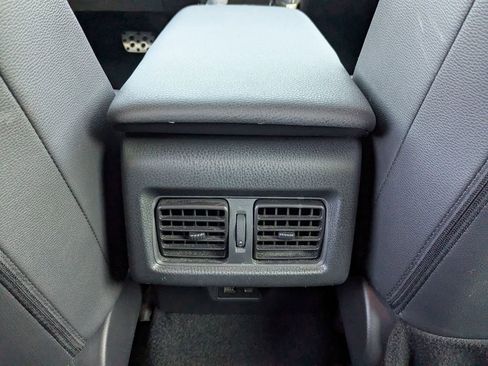 Used 2025 Toyota Camry SE image 29