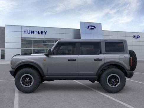 New 2025 Ford Bronco Badlands w/ Sasquatch Package image 3