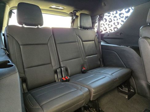 Used 2022 Chevrolet Tahoe Z71 w/ Luxury Package AWD/4WD image 28