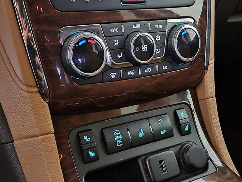 Used 2017 Buick Enclave Leather image 18
